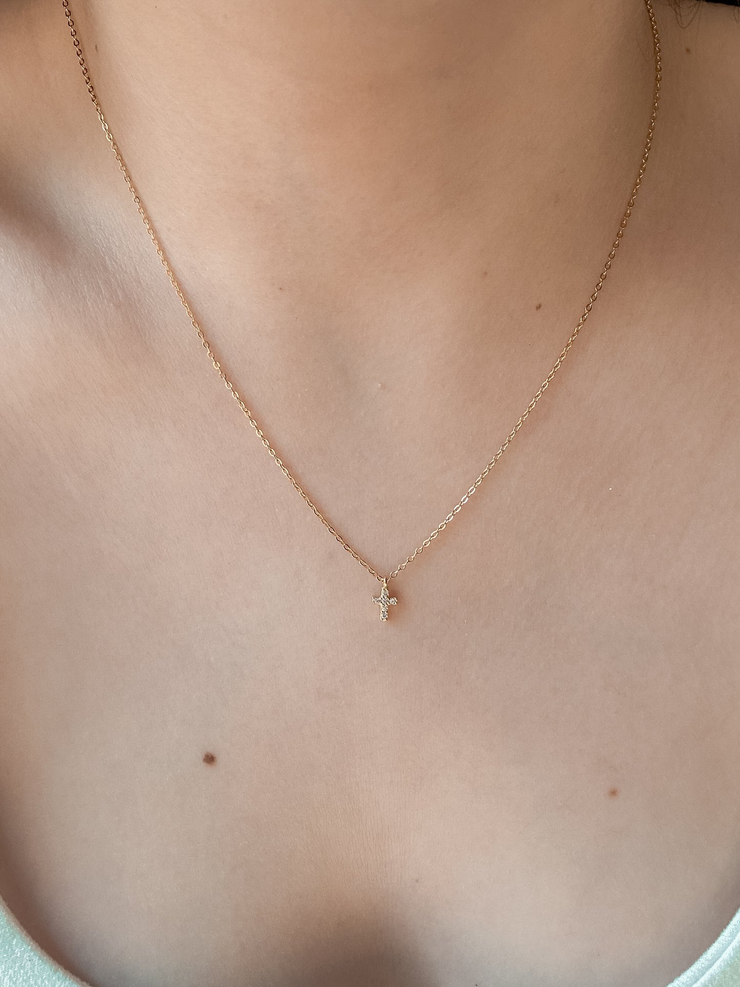 Mini cross necklace